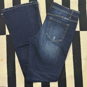 KanCan 
Dark Wash
Boot Cut Flare
Light Distressing
Size 11/29